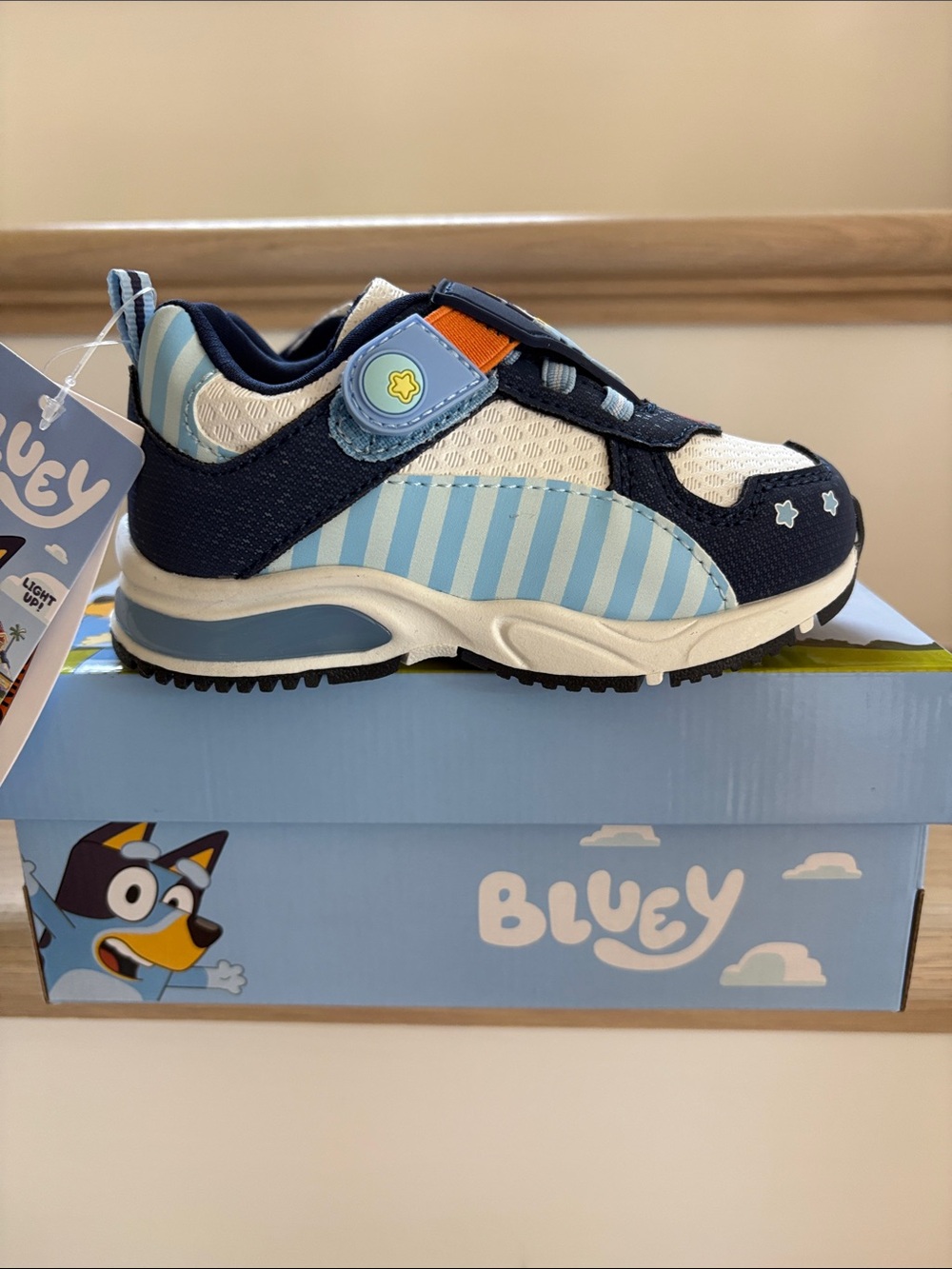 NWT/NIB Bluey Kids Navy & Light Blue Light-Up Sneakers